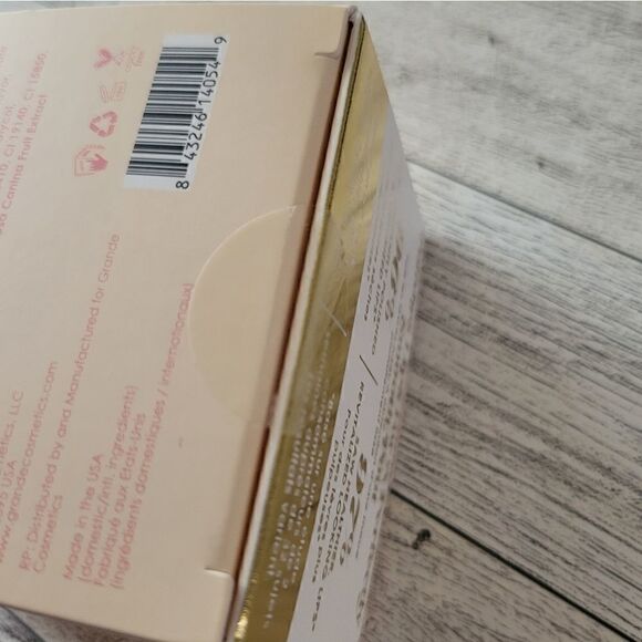 Grande Cosmetics Grande Buff Strawberries and Cream Lip Scrub - Picture 7 of 7